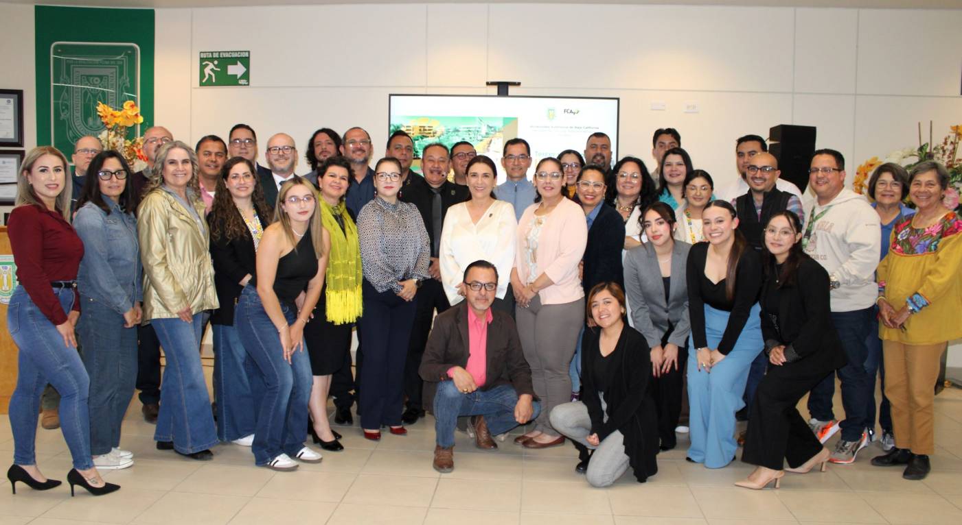 Presenta director tercero y cuarto informe de actividades de la FCAyS